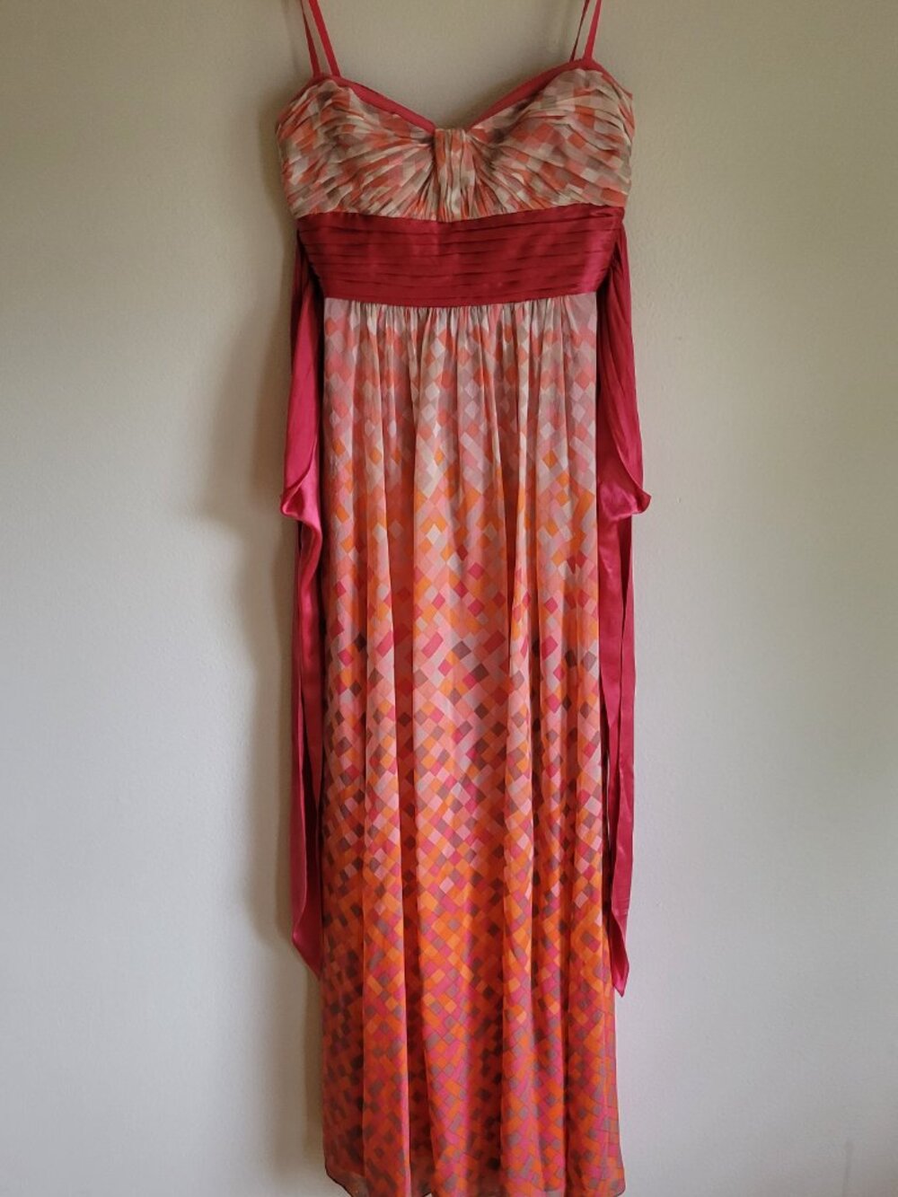 BCBGMAXAZRIA RASPBERRY/PINK SILK PRINTED GOWN W/ FLAWS SIZE 4